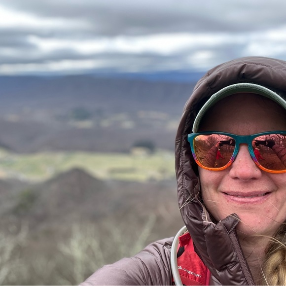 Meet your Posher, Serena - Picture 1 of 1